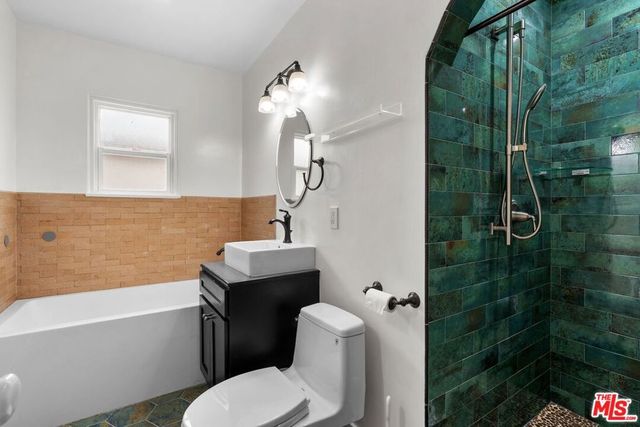 8871 Gibson Street, Los Angeles, CA 90034