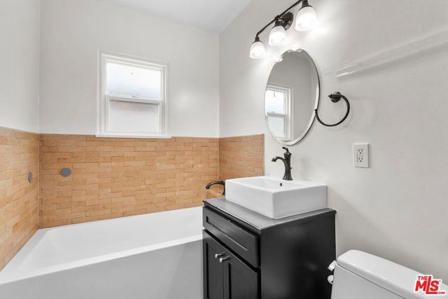 8871 Gibson Street, Los Angeles, CA 90034