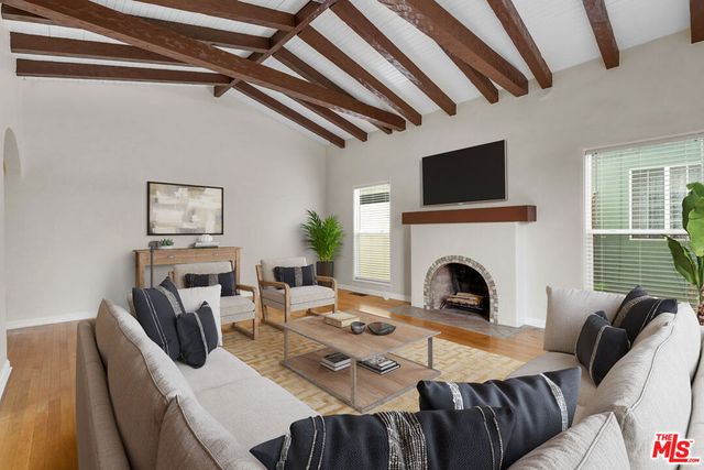 8871 Gibson Street, Los Angeles, CA 90034