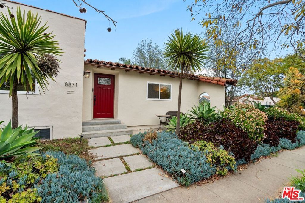 8871 Gibson Street, Los Angeles, CA 90034