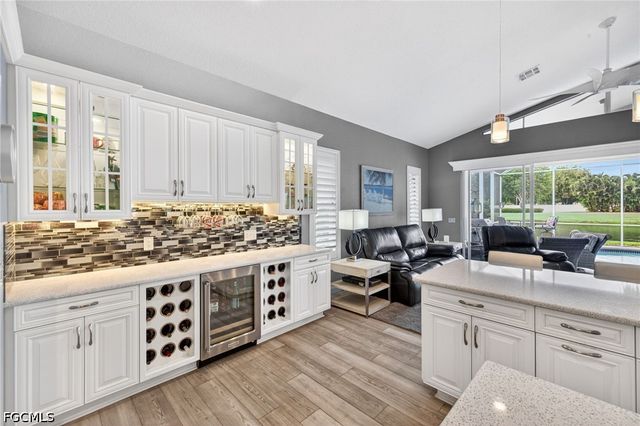 9512 Mariners Cove LN, Fort Myers, FL 33919
