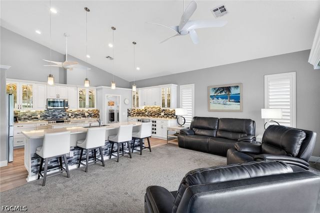 9512 Mariners Cove LN, Fort Myers, FL 33919
