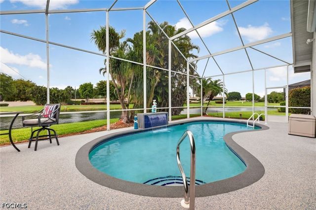 9512 Mariners Cove LN, Fort Myers, FL 33919