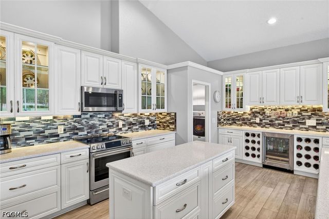 9512 Mariners Cove LN, Fort Myers, FL 33919