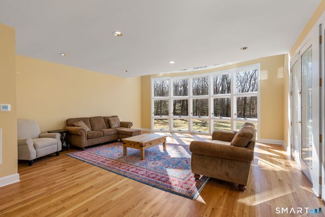 11 Highview Drive, Woodbridge, CT 06525