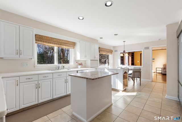 11 Highview Drive, Woodbridge, CT 06525
