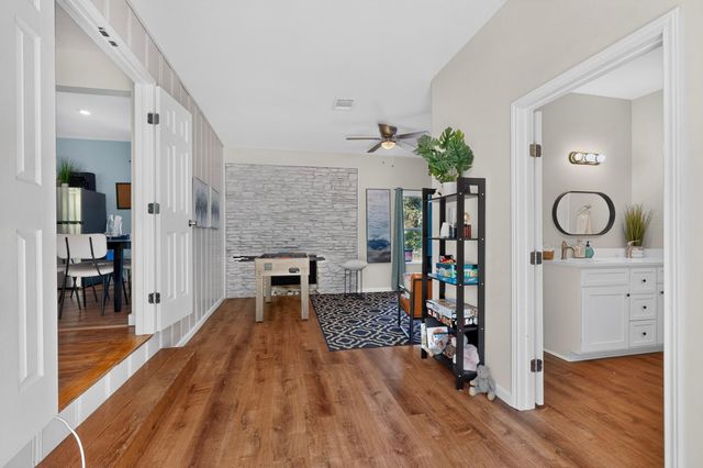 1100 Neans DR, Austin, TX 78758