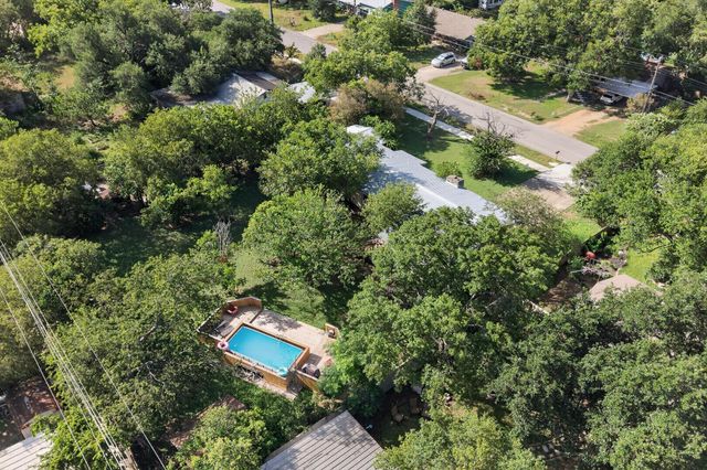 1100 Neans DR, Austin, TX 78758