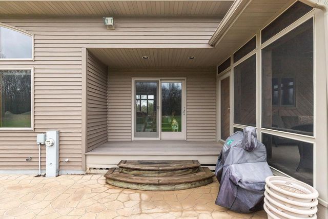 E9625 HICKORY RIDGE LANE, New London, WI 54961