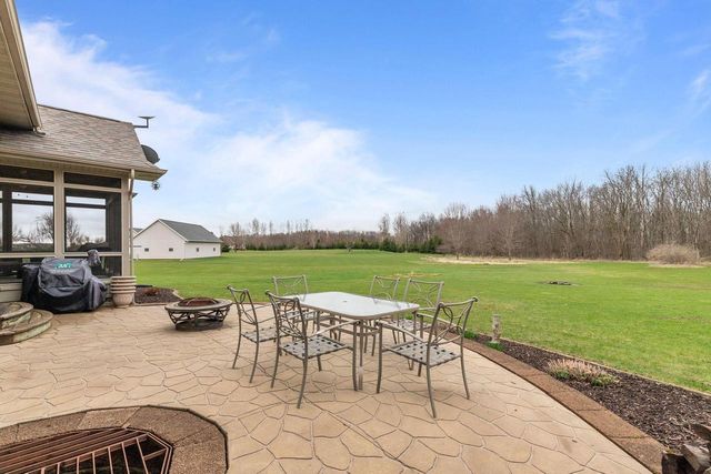 E9625 HICKORY RIDGE LANE, New London, WI 54961