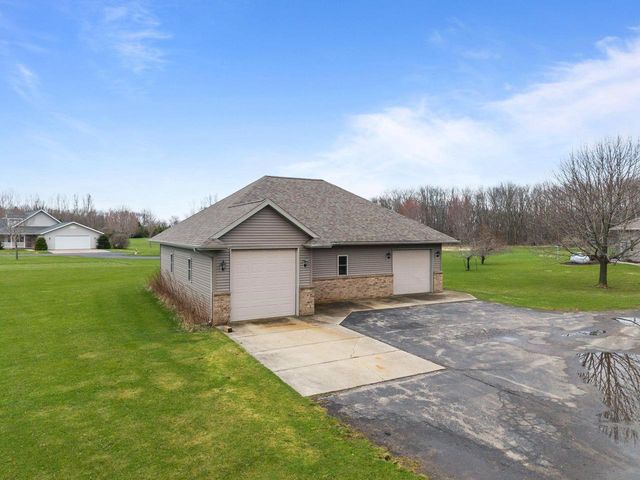 E9625 HICKORY RIDGE LANE, New London, WI 54961