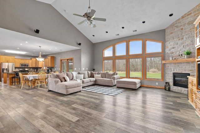 E9625 HICKORY RIDGE LANE, New London, WI 54961
