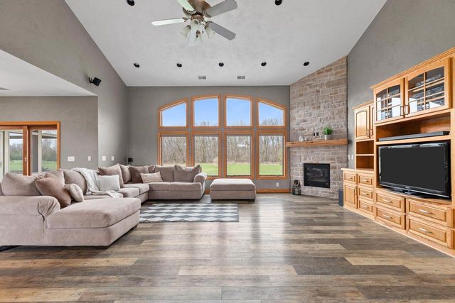 E9625 HICKORY RIDGE LANE, New London, WI 54961