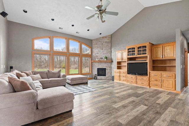 E9625 HICKORY RIDGE LANE, New London, WI 54961