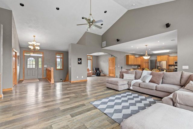 E9625 HICKORY RIDGE LANE, New London, WI 54961