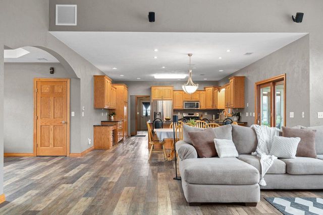 E9625 HICKORY RIDGE LANE, New London, WI 54961