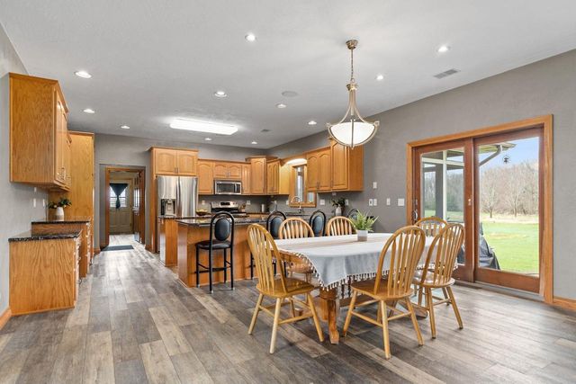E9625 HICKORY RIDGE LANE, New London, WI 54961