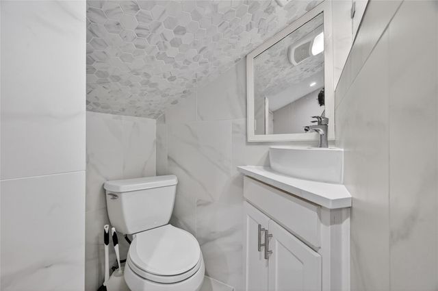 9803 Club Creek Drive 169, Houston, TX 77036