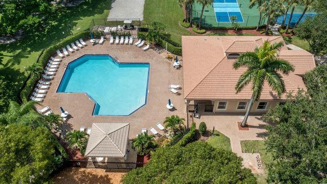 3920 Newport Avenue, Boynton Beach, FL 33436