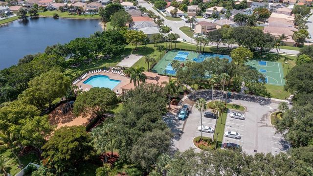 3920 Newport Avenue, Boynton Beach, FL 33436