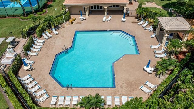 3920 Newport Avenue, Boynton Beach, FL 33436