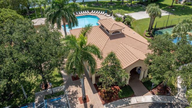 3920 Newport Avenue, Boynton Beach, FL 33436