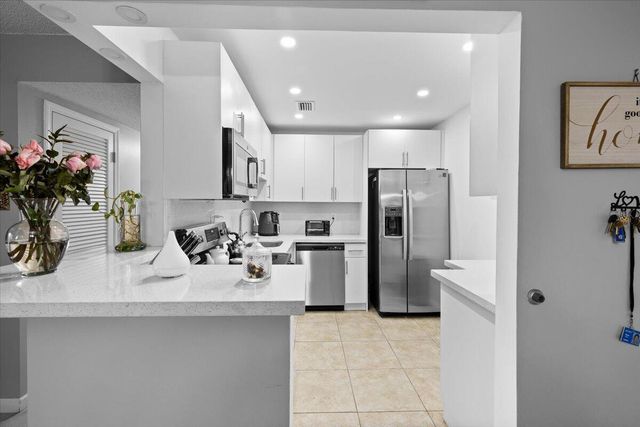 8280 SW 24th Street 7302, North Lauderdale, FL 33068