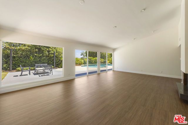 22427 De Kalb Drive, Calabasas, CA 91302