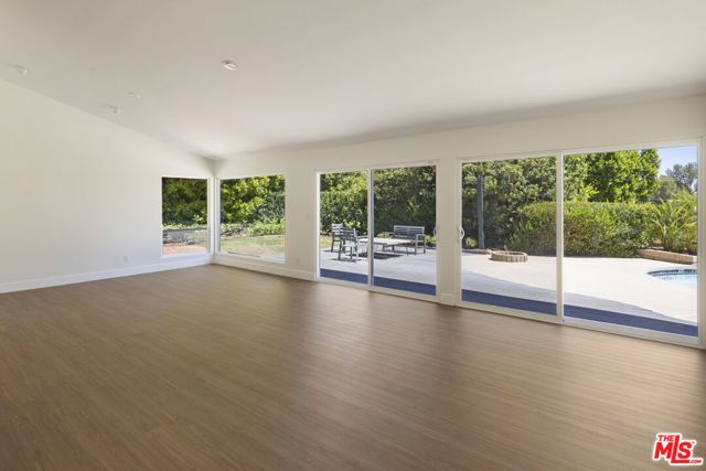 22427 De Kalb Drive, Calabasas, CA 91302