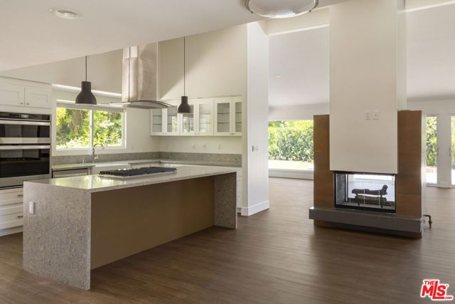 22427 De Kalb Drive, Calabasas, CA 91302