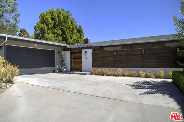 22427 De Kalb Drive, Calabasas, CA 91302