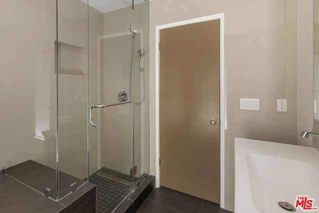 22427 De Kalb Drive, Calabasas, CA 91302