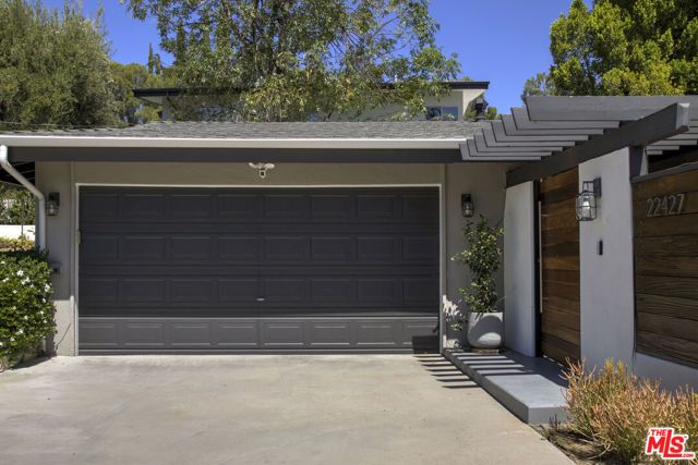 22427 De Kalb Drive, Calabasas, CA 91302