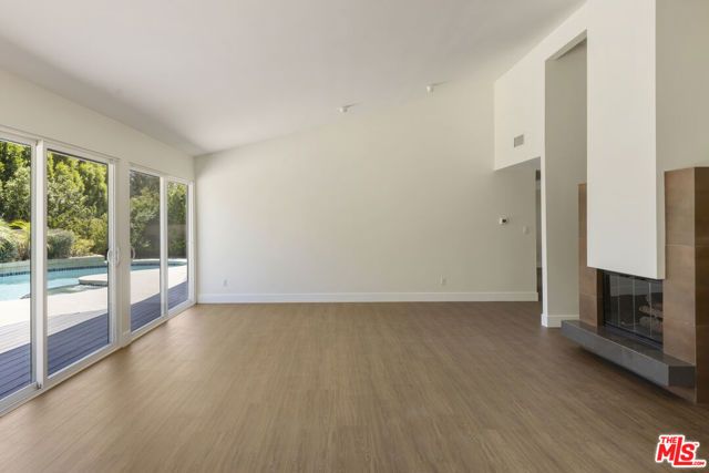 22427 De Kalb Drive, Calabasas, CA 91302