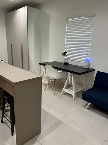 245 NE 33rd St 207, Miami, FL 33137