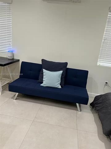 245 NE 33rd St 207, Miami, FL 33137