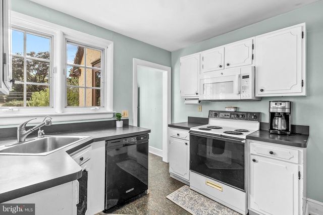 17 WINDSOR CIRCLE, Springfield, PA 19064