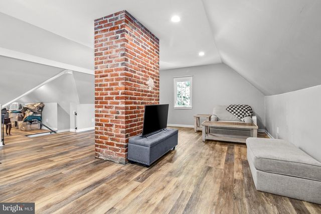 17 WINDSOR CIRCLE, Springfield, PA 19064