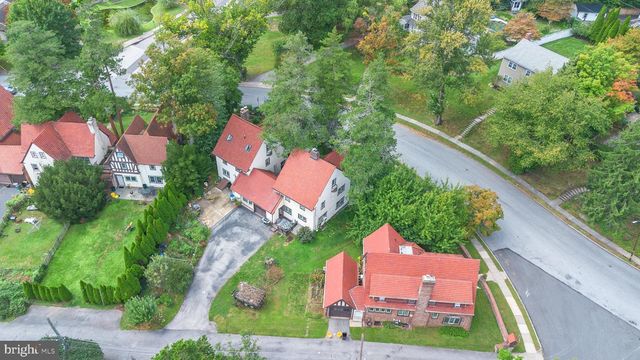 17 WINDSOR CIRCLE, Springfield, PA 19064