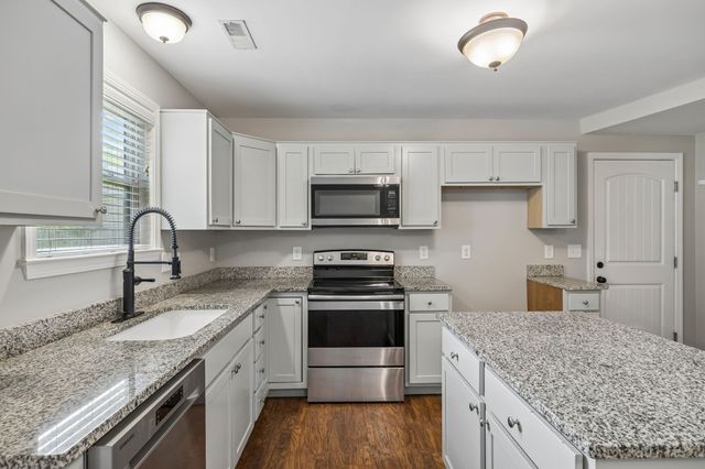 7503 Scarborough Pl, Fairview, TN 37062