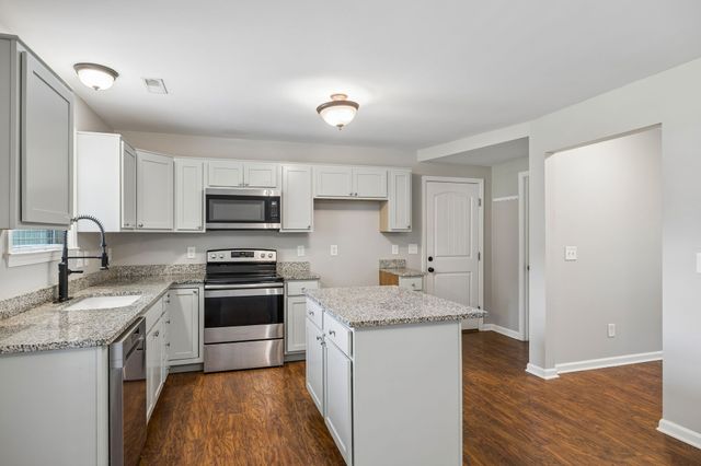 7503 Scarborough Pl, Fairview, TN 37062