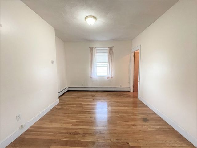 3 Cedar Sq 3, Cambridge, MA 02140