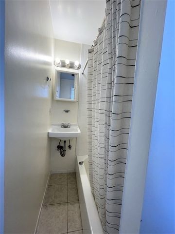 3 Cedar Sq 3, Cambridge, MA 02140