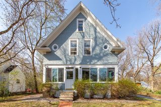 3223 West Street, Ames, IA 50014