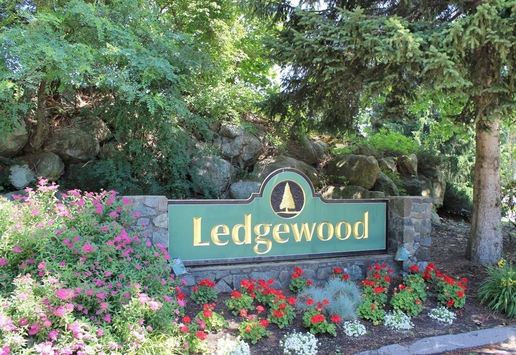 8 Ledgewood Way 17, Peabody, MA 01960