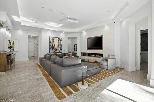 7 Vintage Valley Drive, Las Vegas, NV 89141