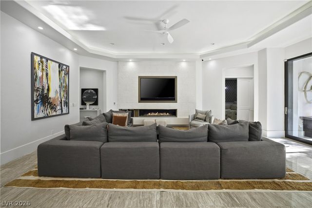 7 Vintage Valley Drive, Las Vegas, NV 89141