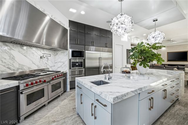 7 Vintage Valley Drive, Las Vegas, NV 89141