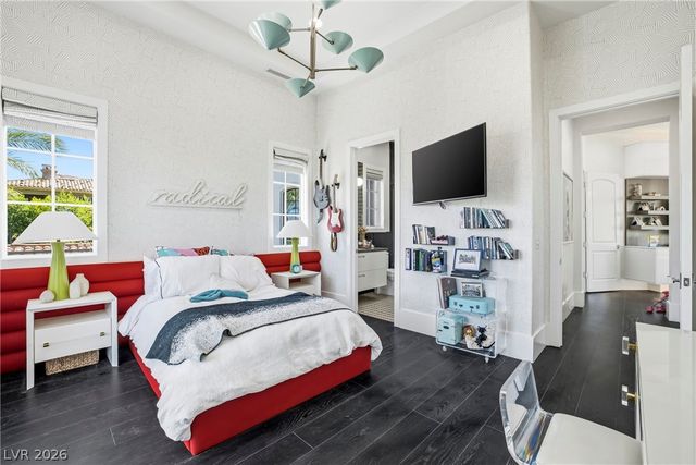 7 Vintage Valley Drive, Las Vegas, NV 89141
