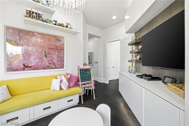 7 Vintage Valley Drive, Las Vegas, NV 89141